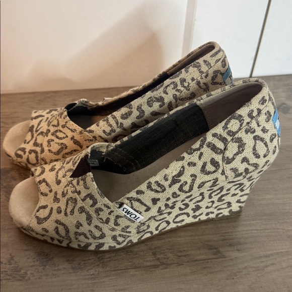 Toms Beige Leopard Print Peep Toe Heels - Canvas & Leather blend - 6 - Picture 7 of 7